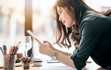 老人ホームでのボランティア活動について|心得や申し込み方法を解説